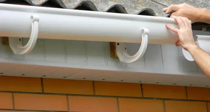 Instalación de canalones en Becerreá